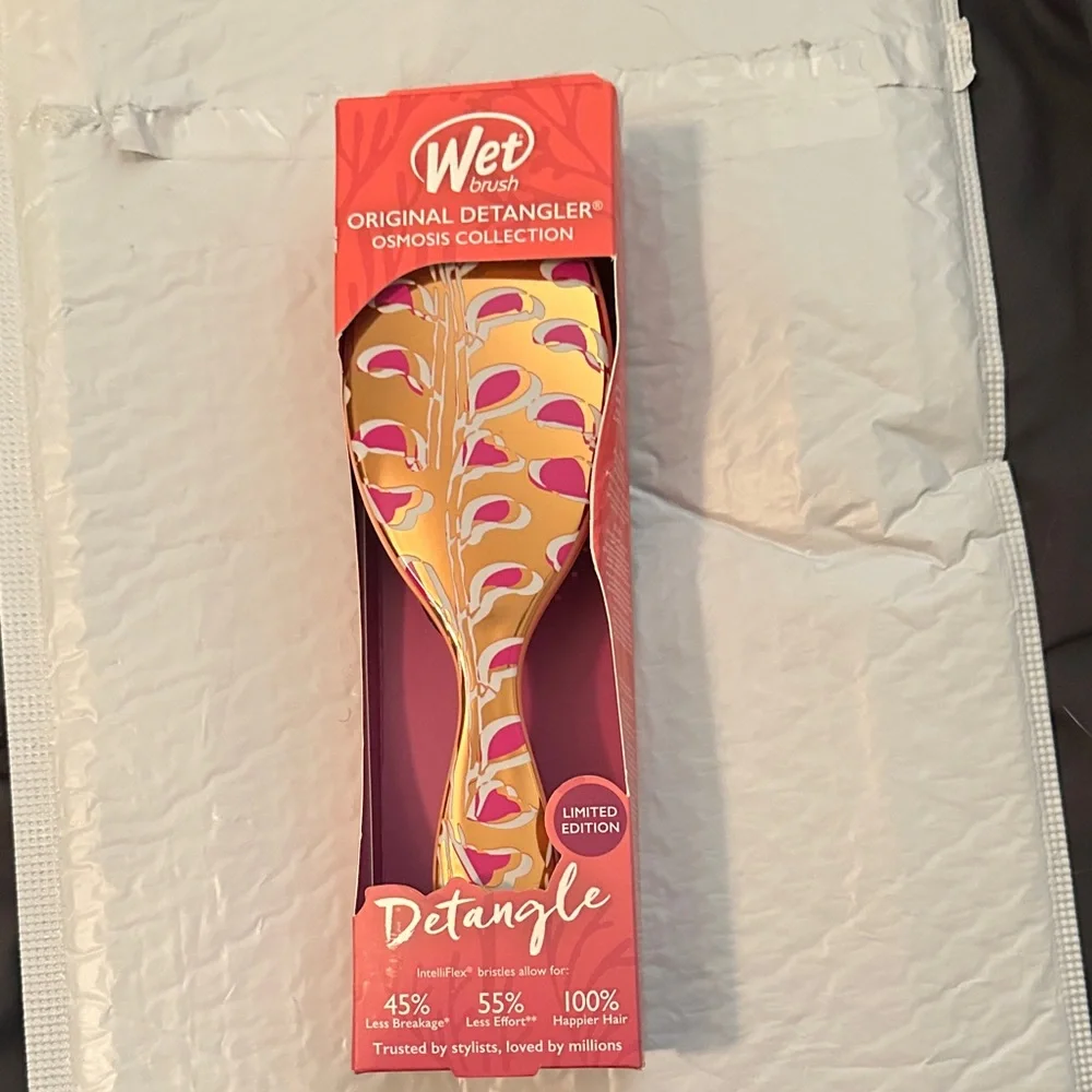 Wet Brush Pink and Black Hair Brush